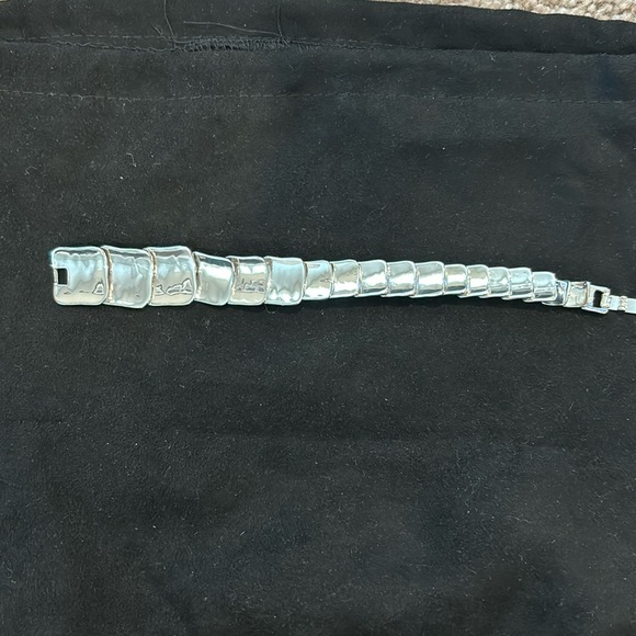 Jewelry - 7” Sterling Silver bracelet!! Stunner! 🦋